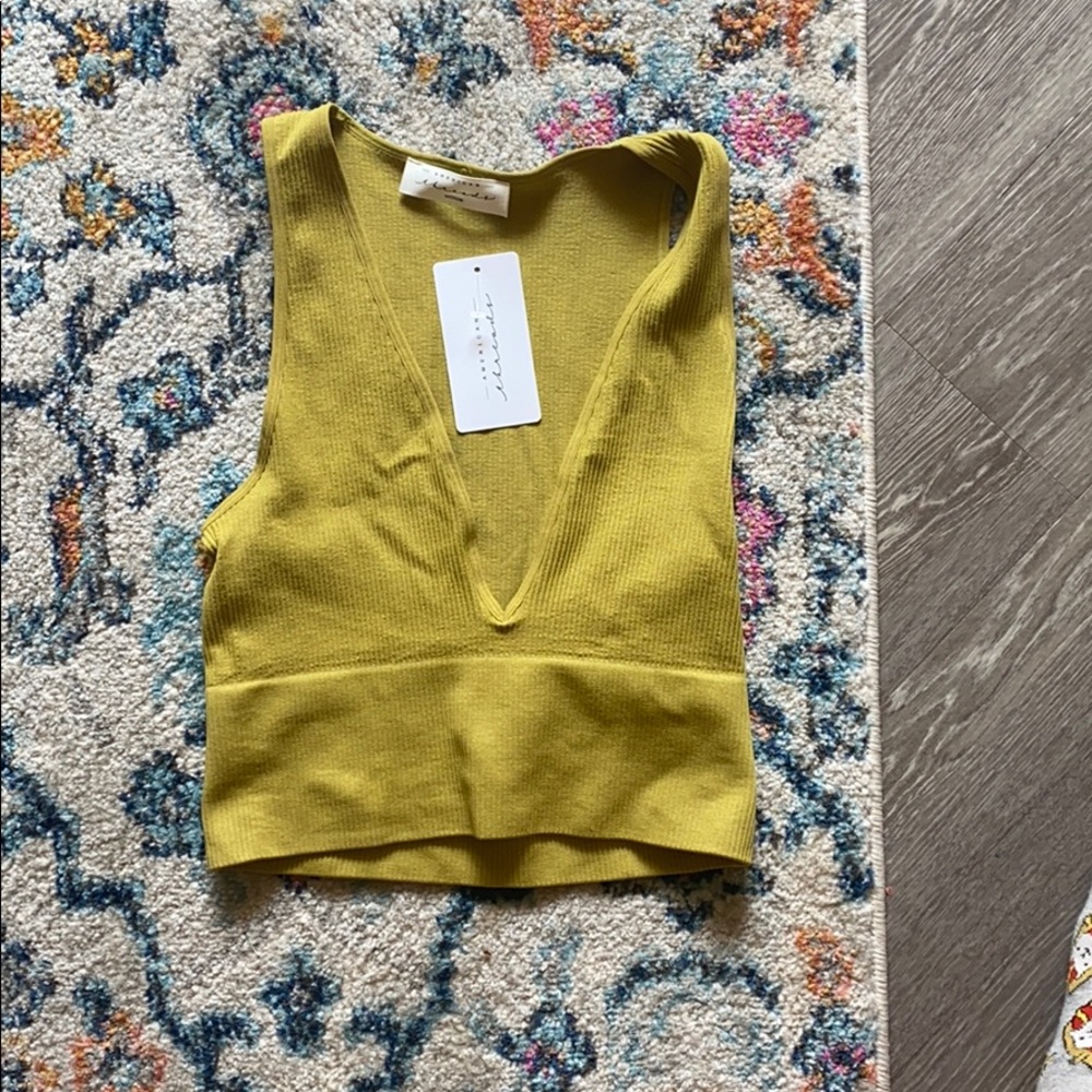 American Threads green deep V crop top M